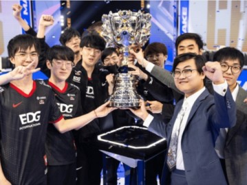 四年前的今天EDG在冰岛夺得S11冠军：目前仍是LPL最后一个S冠